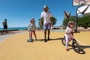 kids riding bikes 